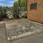 302